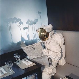 Meet your Posher, Cyber